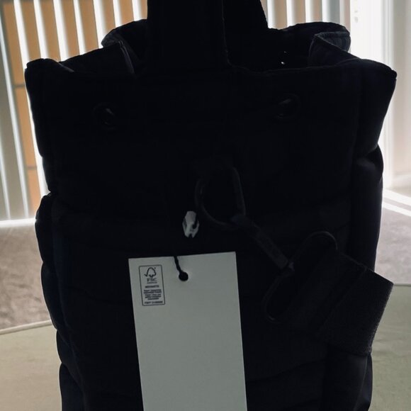 JASON WU BLACK NYLON BUCKET BAG - CROSSBODY OR HANDLE- NEW WITH TAGS - Picture 7 of 8